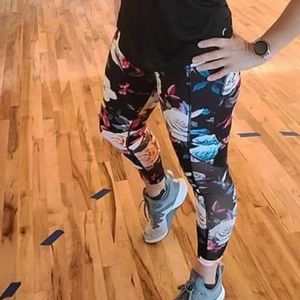 Dark Floral Mesh Hi-Rise 7/8 24" RC leggings